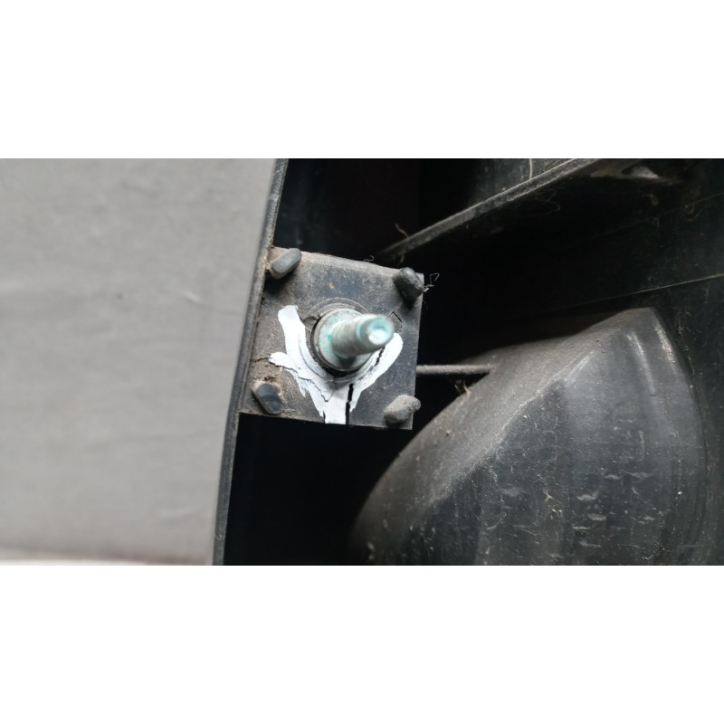 VOLKSWAGEN FARO POSTERIORE ESTERNO SINISTRO VOLKSWAGEN Polo 2001>2005 usato