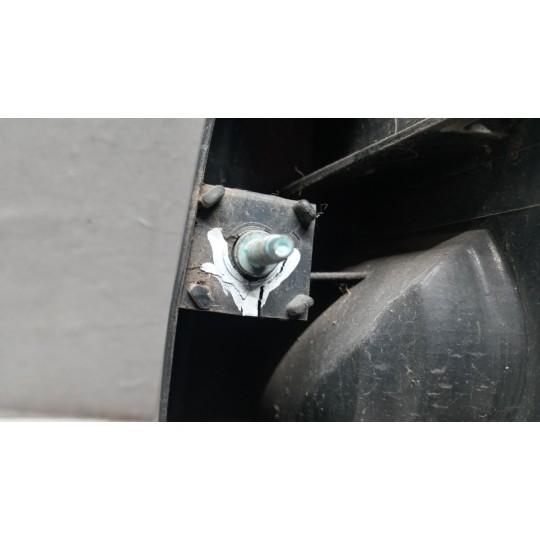 FARO POSTERIORE ESTERNO SINISTRO VOLKSWAGEN Polo 2001>2005 usato