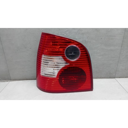FARO POSTERIORE ESTERNO SINISTRO VOLKSWAGEN Polo 2001>2005 usato