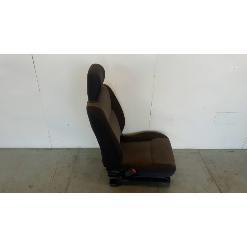 NISSAN KIT SELLERIA NISSAN Navarra 2002>2004 usato