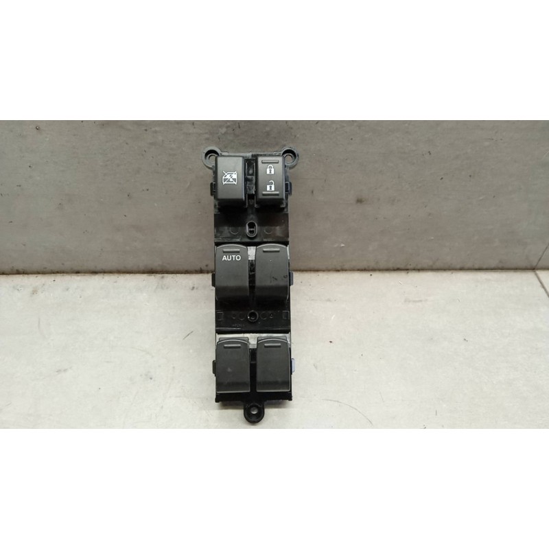 SUZUKI INTERRUTTORI E PULSANTI ALZAVETRI SUZUKI Ignis 2021> usato