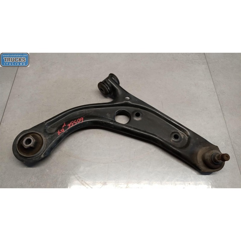 LANCIA BRACCIO OSCILLANTE ANTERIORE INFERIORE DESTRO LANCIA Ypsilon 2011>2015 usato