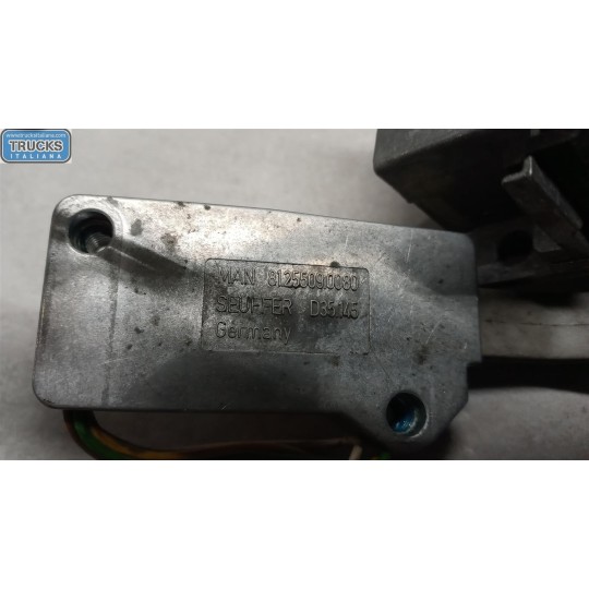 INTERRUTTORI E PULSANTI DEVIO MAN TG-A 2000>2007 usato