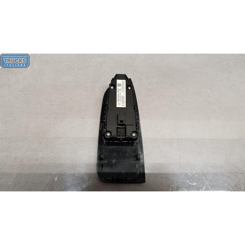 MERCEDES-BENZ van INTERRUTTORI E PULSANTI ALZAVETRI MERCEDES-BENZ van Vito-V (W447) 2014>2019 usato
