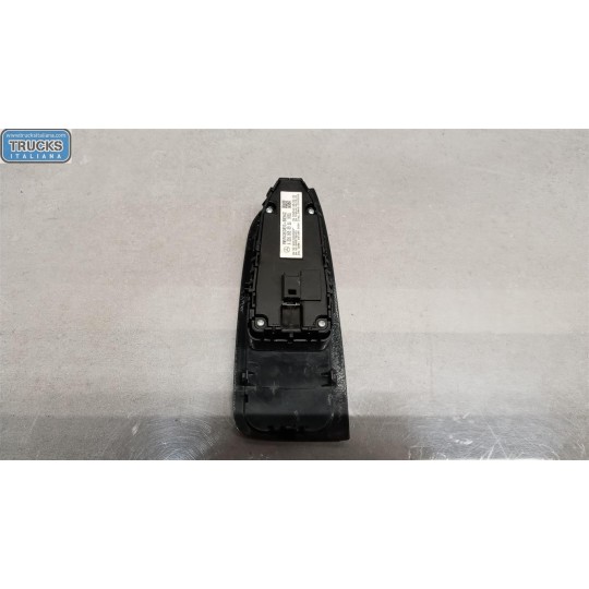 INTERRUTTORI E PULSANTI ALZAVETRI MERCEDES-BENZ van Vito-V (W447) 2014>2019 usato