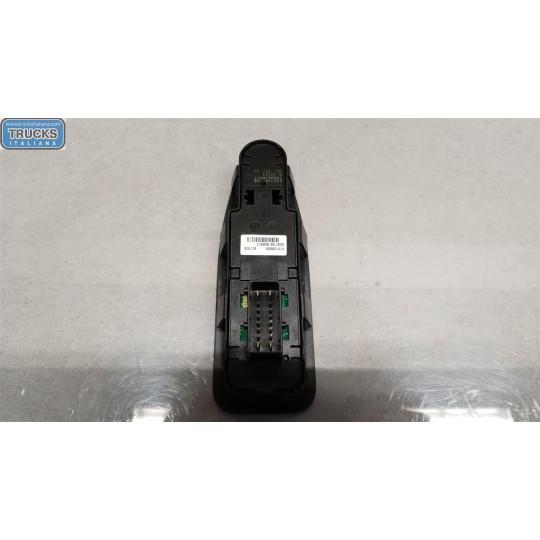 INTERRUTTORI E PULSANTI ALZAVETRI FIAT van Scudo 2007> usato