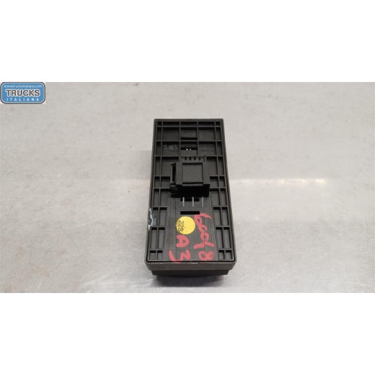 VARIOUS SWITCHES AND BUTTONS A
 AUDI A3 Sportback 2005>2008 used