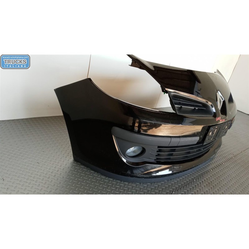 RENAULT PARAURTI ANTERIORE RENAULT Clio 2005>2009 usato