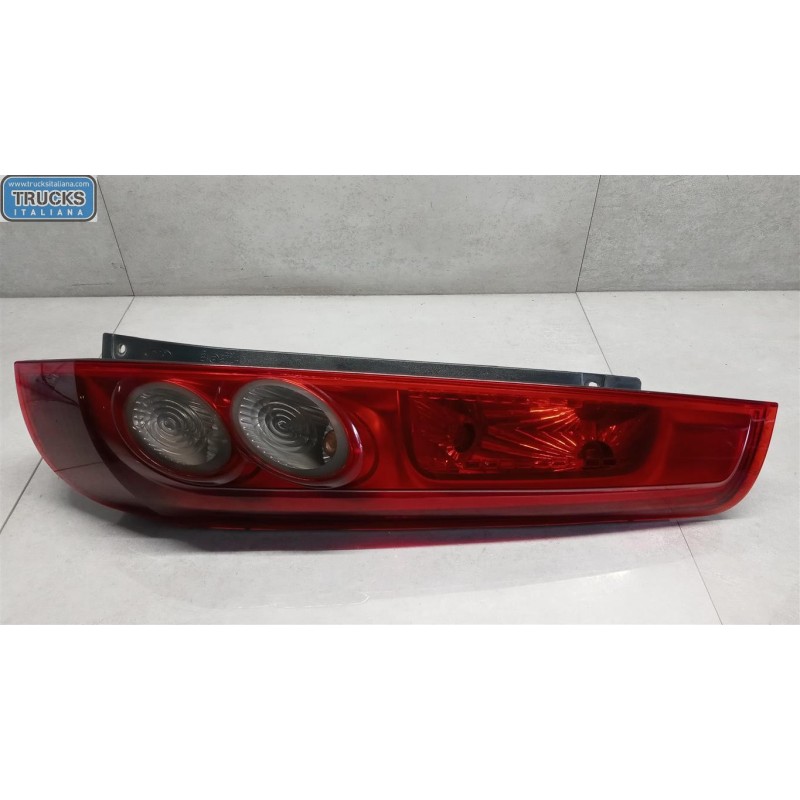 FORD FARO POSTERIORE ESTERNO DESTRO FORD Fiesta 2006>2008 usato