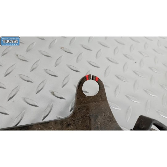 PARAURTI CENTRALE ANTERIORE RENAULT truck T 2014> usato