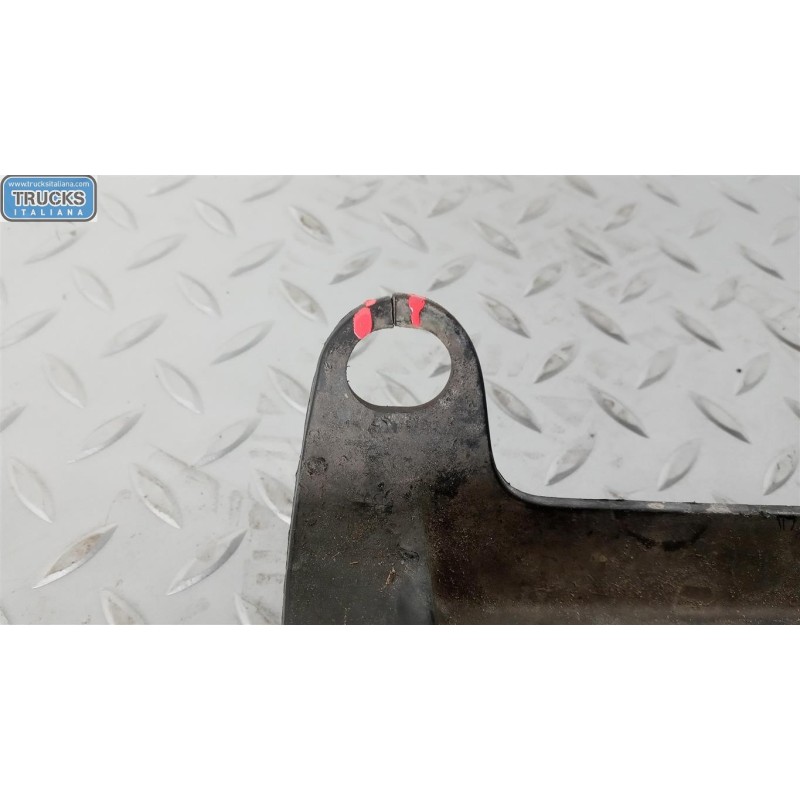 RENAULT truck PARAURTI CENTRALE ANTERIORE RENAULT truck T 2014> usato