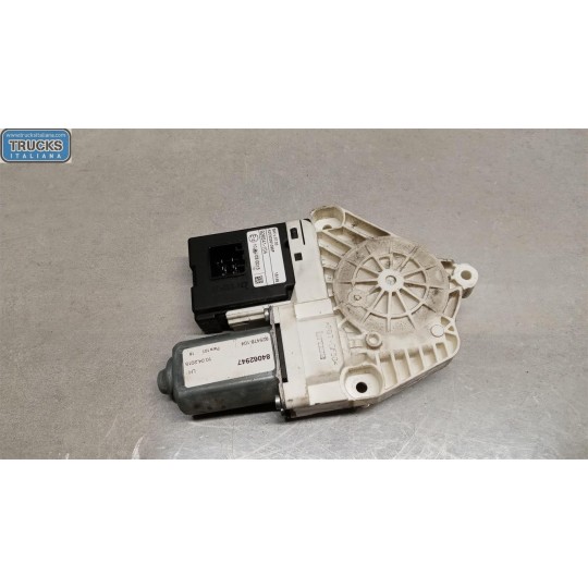 ALZA VETRI ANTERIORI SINISTRO RENAULT truck T 2014> usato