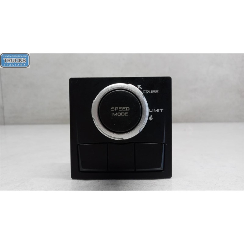 RENAULT truck INTERRUTTORI E PULSANTI ABITACOLO RENAULT truck T 2014> usato