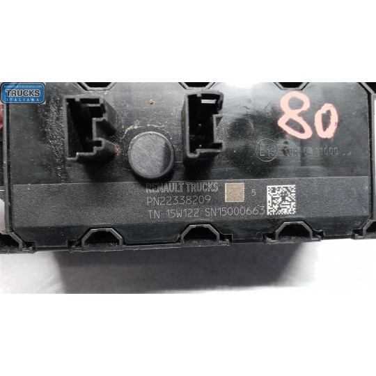 INTERRUTTORI E PULSANTI ABITACOLO RENAULT truck T 2014> usato