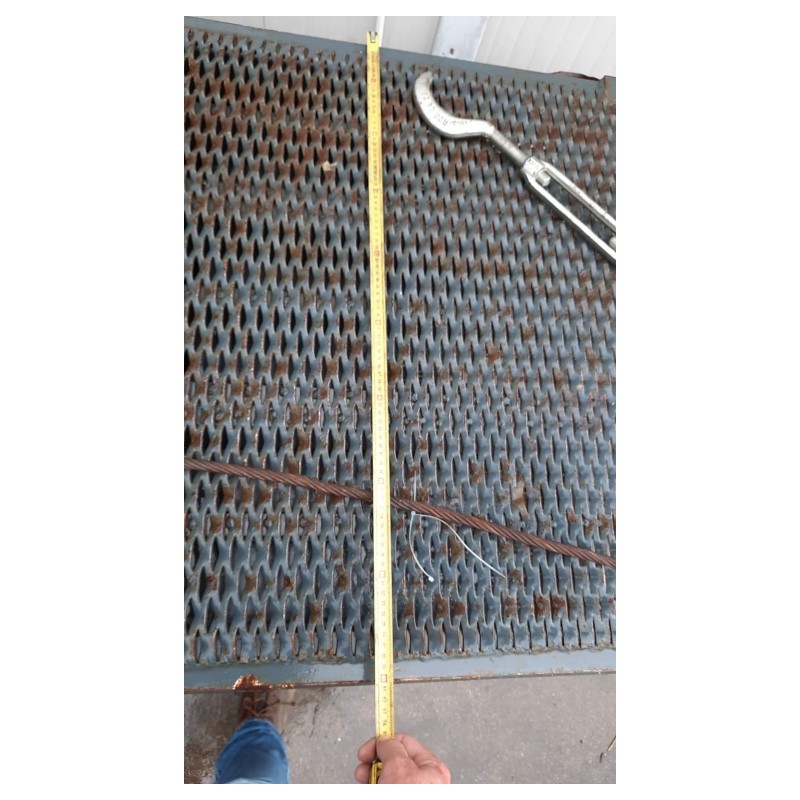 . TAIL LIFT . . used