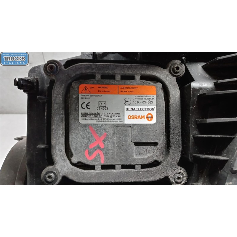RENAULT truck LEFT HEADLIGHT XENO LAMP  RENAULT truck T 2014> used