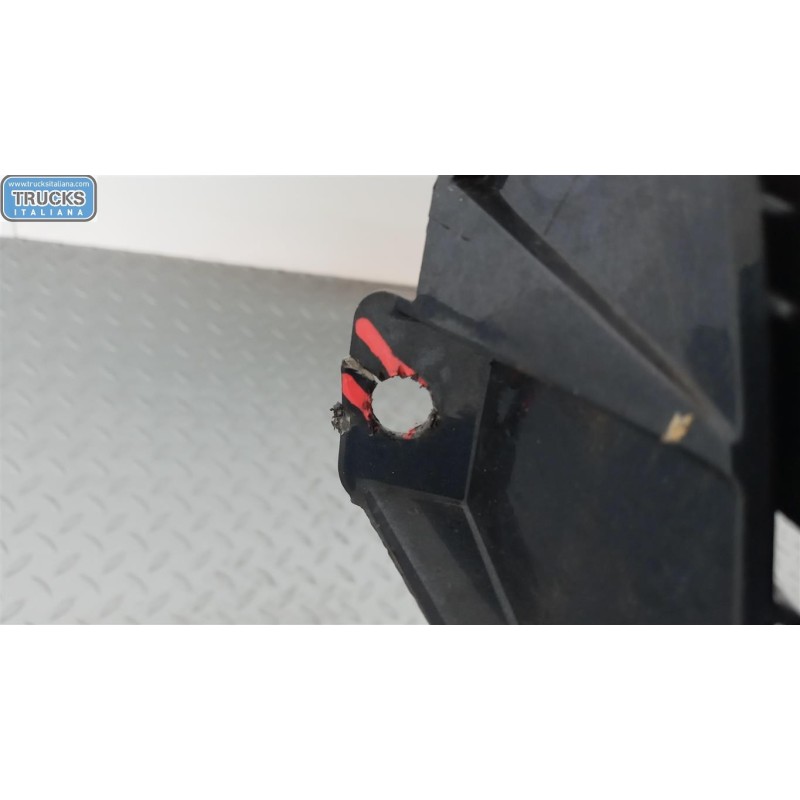 MINI PARAURTI POSTERIORE MINI R 56  2006>2011 usato