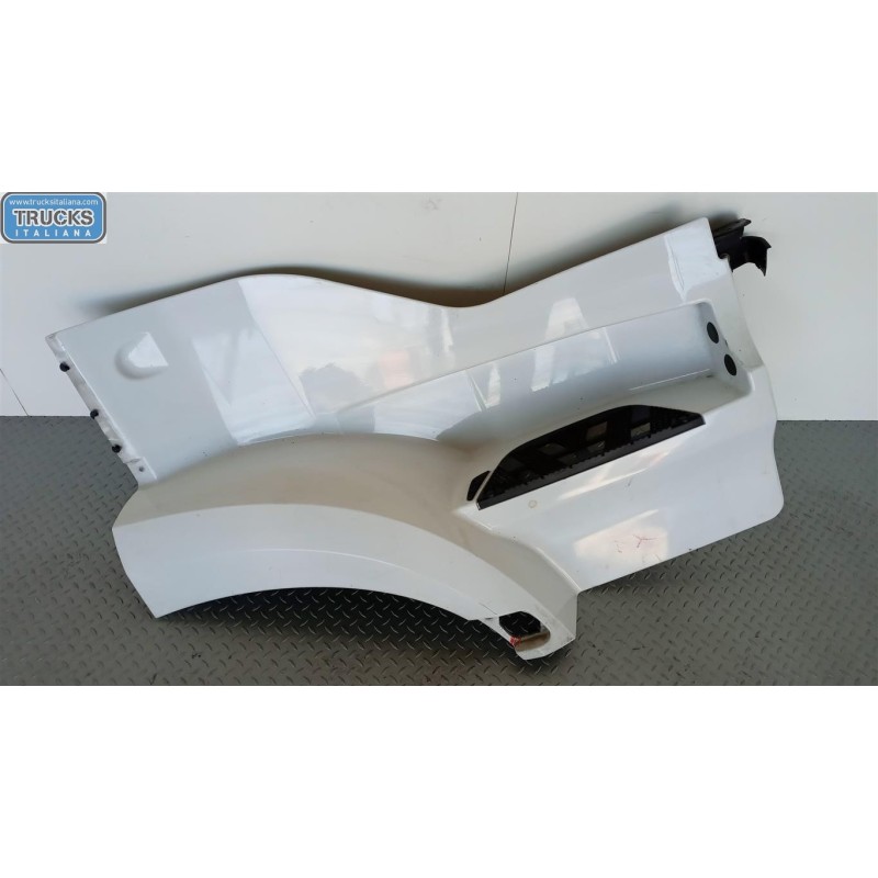 MERCEDES-BENZ truck PARAFANGO ANTERIORE DESTRO MERCEDES-BENZ truck Actros euro 5 2008>2013 usato