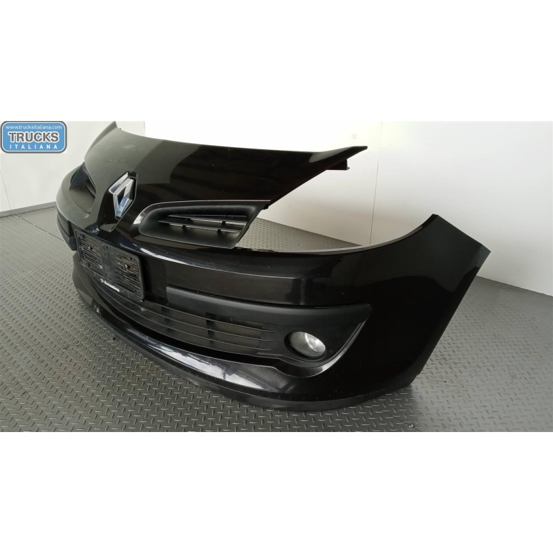 RENAULT PARAURTI ANTERIORE RENAULT Clio 2005>2009 usato