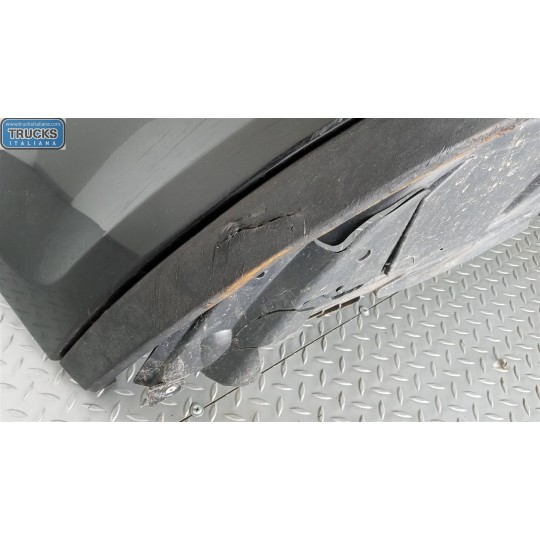 PARAURTI ANTERIORE RENAULT Clio 2005>2009 usato