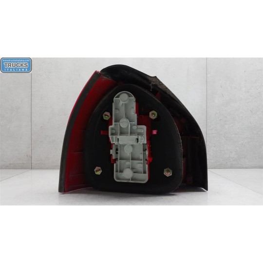 FARO POSTERIORE ESTERNO DESTRO AUDI A3 2000>2003 usato