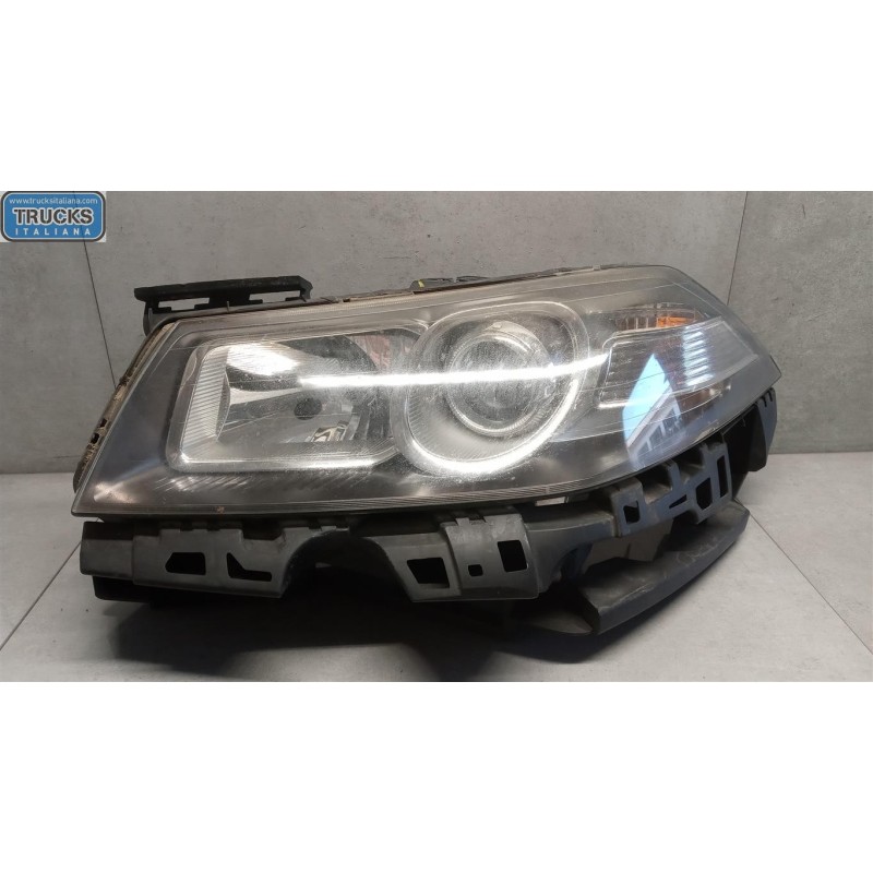 RENAULT LEFT HEADLIGHT XENO LAMP  RENAULT Megane 2006>2008 used