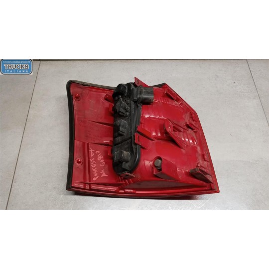 FARO POSTERIORE ESTERNO DESTRO AUDI A4 2000>2004 usato