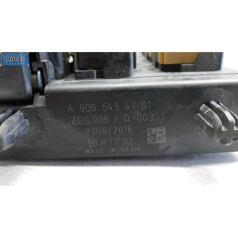 MERCEDES-BENZ van SCATOLA FUSIBILI MERCEDES-BENZ van Sprinter 2013>2018 usato