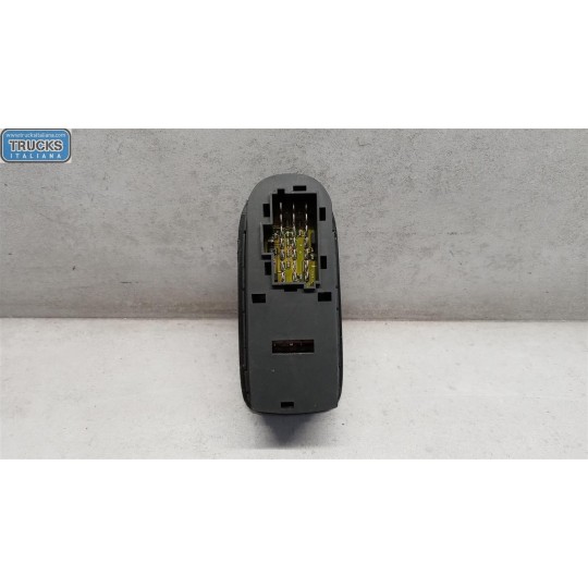 INTERRUTTORI E PULSANTI ALZAVETRI DAF XF105 usato