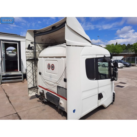 CABINA SCANIA 124 usato