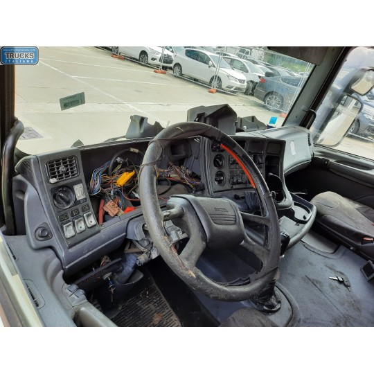 CABINA SCANIA 124 usato