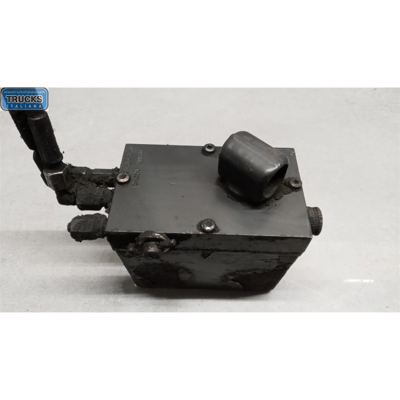 SCANIA POMPA IDR ALZACABINA SCANIA 124 usato