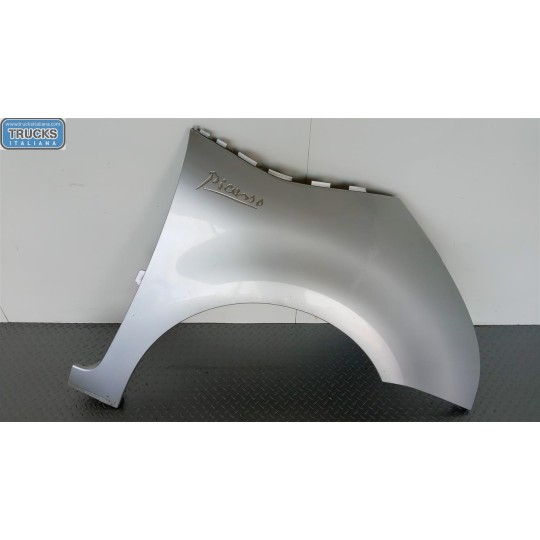 PARAFANGO ANTERIORE DESTRO CITROEN C4 Grand Picasso 2006>2010 usato