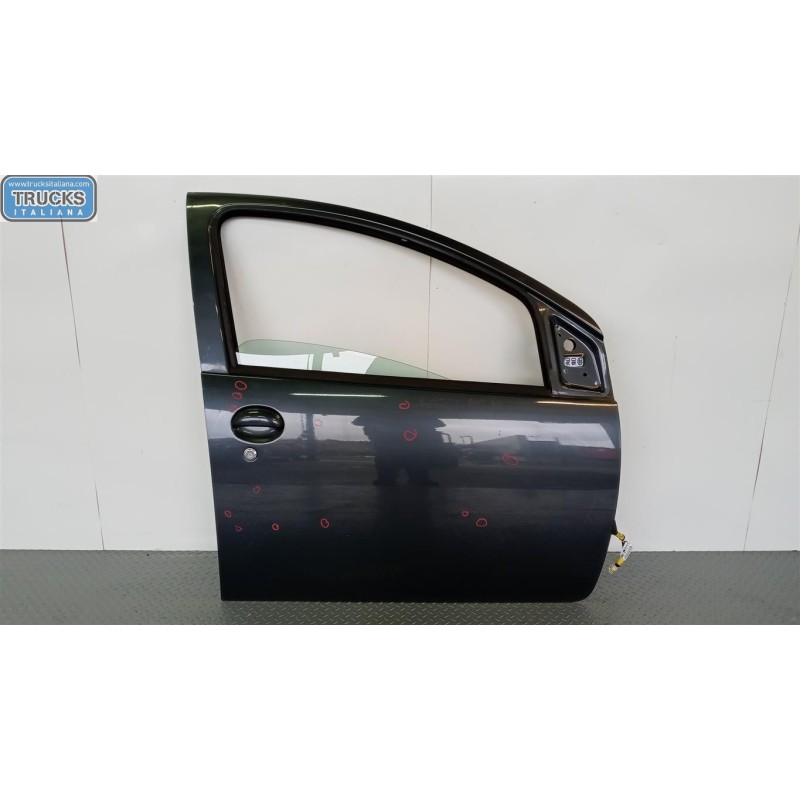 TOYOTA PORTA ANTERIORE DESTRA TOYOTA Aygo 2005>2012 usato