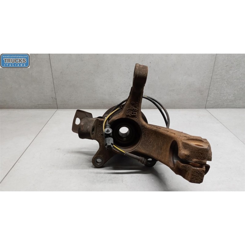 TOYOTA MONTANTE COMPLETO SINISTRO TOYOTA Aygo 2005>2012 usato