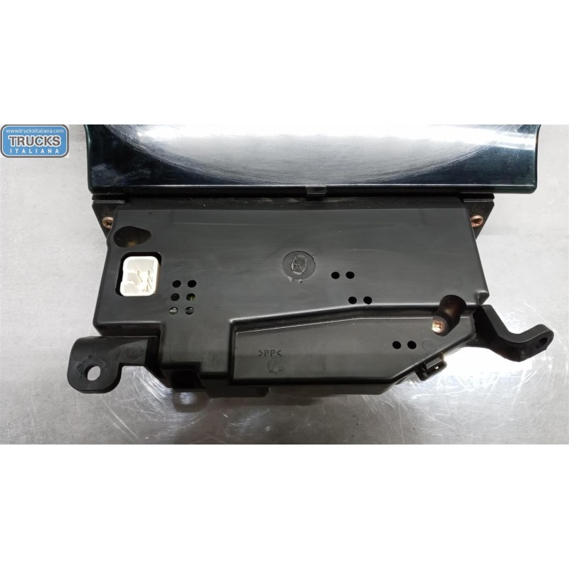 TOYOTA QUADRO STRUMENTI TOYOTA Yaris Verso usato