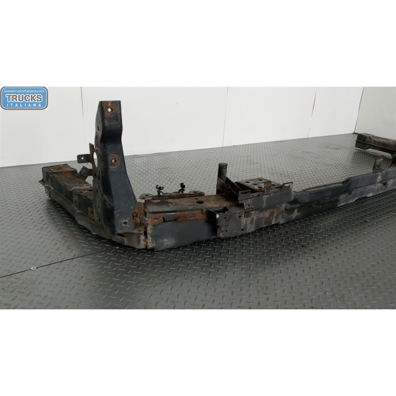 VOLVO truck TRAVERSA ANTERIORE PARAURTO VOLVO truck FM 9 usato