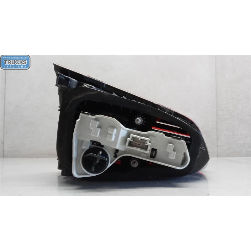 VOLKSWAGEN RIGHT REAR LIGHT ON BACK  VOLKSWAGEN Golf 7 2012>2016 used