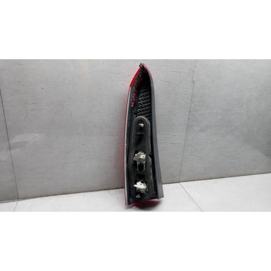 FARO POSTERIORE ESTERNO DESTRO VOLVO V70 2005>2007 usato