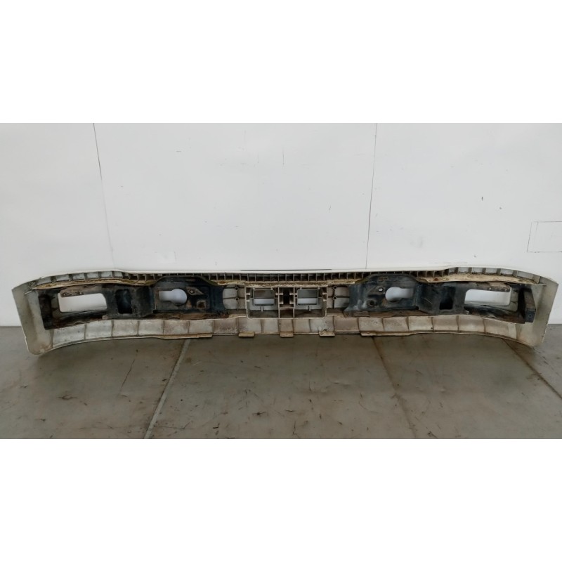 ISUZU PARAURTI ANTERIORE ISUZU N2R usato