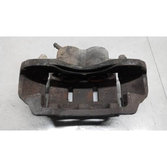 PINZA ANTERIORE DESTRA ISUZU N2R usato