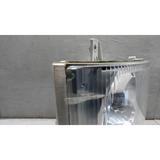 RIGHT HEADLIGHT ISUZU N2R used