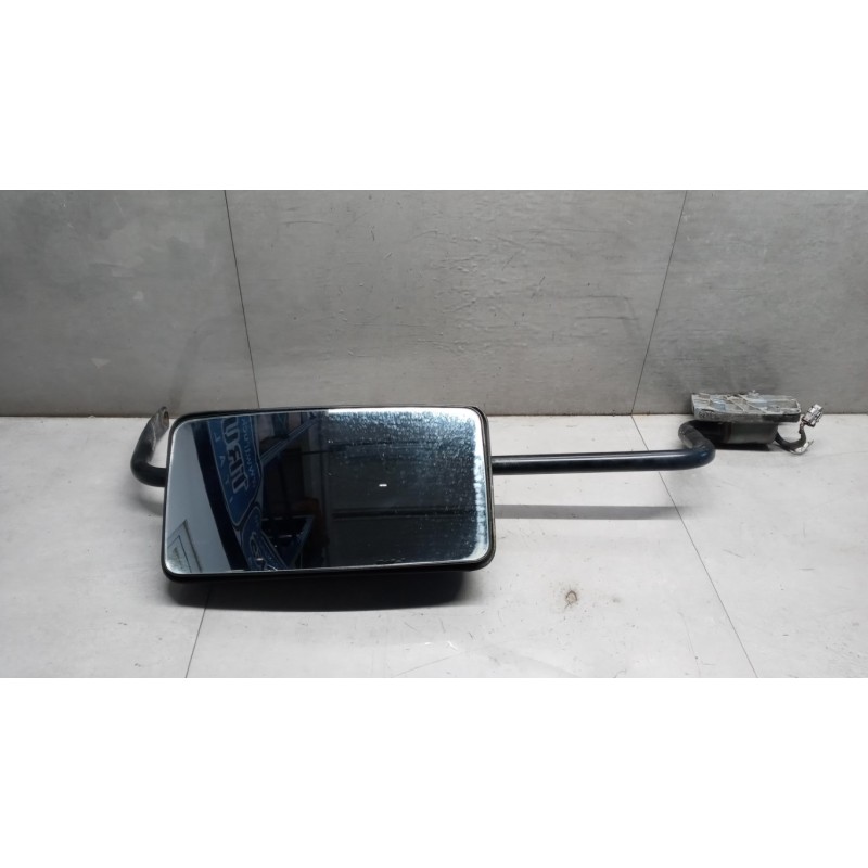 ISUZU LEFT ELETRIC REAR-VIEW MIRROR  ISUZU N2R used