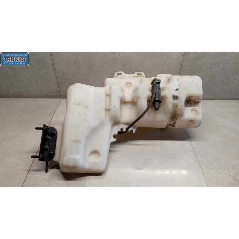 RENAULT truck VASCHETTA ACQUA TERGI PARABREZZA RENAULT truck T 2014> usato