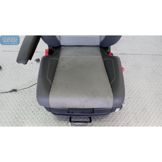 FRONT SEATS RENAULT truck T 2014> used