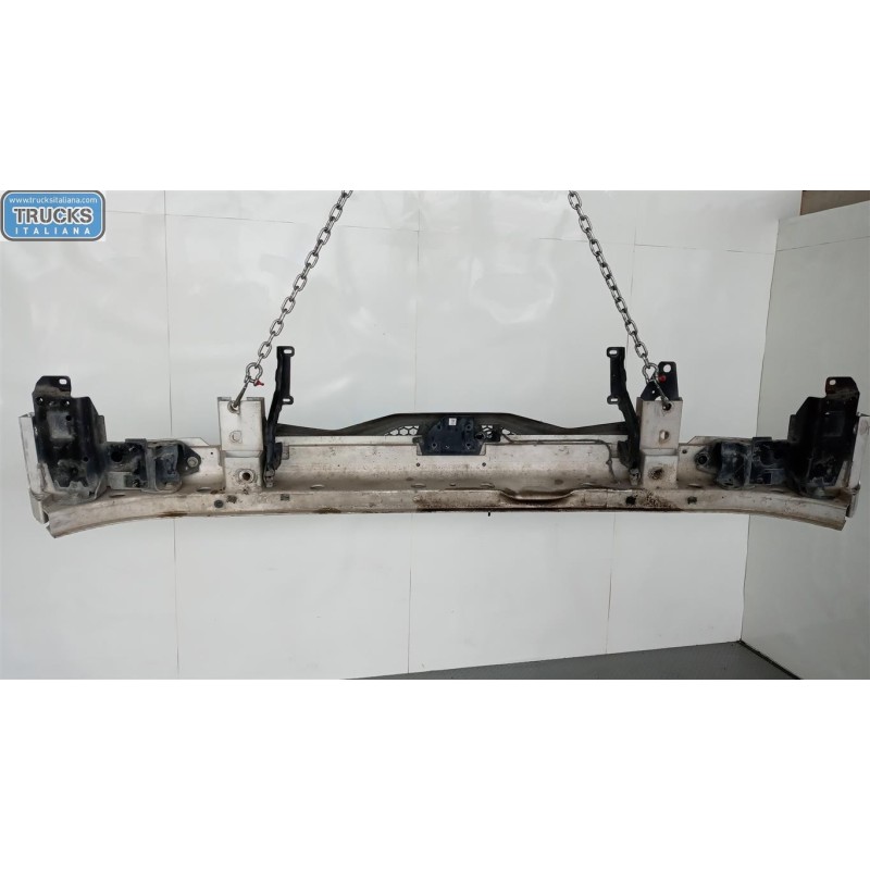 RENAULT truck TRAVERSA ANTERIORE PARAURTO RENAULT truck T 2014> usato