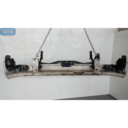 TRAVERSA ANTERIORE PARAURTO RENAULT truck T 2014> usato