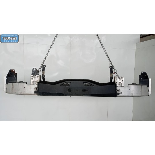 TRAVERSA ANTERIORE PARAURTO RENAULT truck T 2014> usato