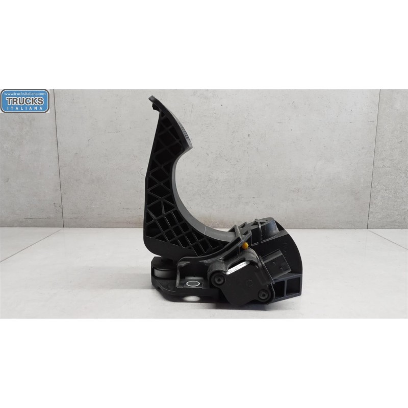 RENAULT truck ELETRONIC THROTTLE PEDAL  RENAULT truck T 2014> used