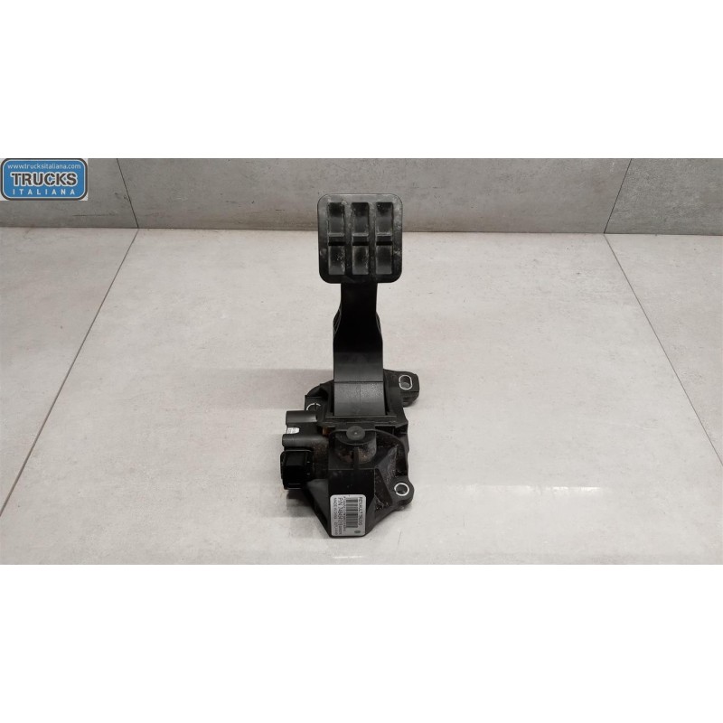 RENAULT truck ELETRONIC THROTTLE PEDAL  RENAULT truck T 2014> used